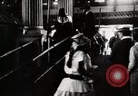 Immagine di Gente che si diverte a siepi Park Coney Island New York City USA, 1919, secondo 51 filmato di repertorio 65675025406