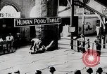 Immagine di Gente che si diverte a siepi Park Coney Island New York City USA, 1919, secondo 59 filmato di repertorio 65675025406