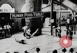 Immagine di Gente che si diverte a siepi Park Coney Island New York City USA, 1919, secondo 61 filmato di repertorio 65675025406