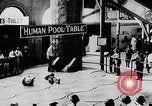 Immagine di Gente che si diverte a siepi Park Coney Island New York City USA, 1919, secondo 62 filmato di repertorio 65675025406