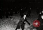 Standbild Männer und Frauen skate United States USA, 1919, aus Sekunde 10 historischem Filmmaterial Videoclip 65675025411