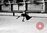 Standbild Eiskunstlauf United States USA, 1919, aus Sekunde 5 historischem Filmmaterial Videoclip 65675025412