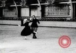 Standbild Eiskunstlauf United States USA, 1919, aus Sekunde 9 historischem Filmmaterial Videoclip 65675025412