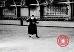 Standbild Eiskunstlauf United States USA, 1919, aus Sekunde 10 historischem Filmmaterial Videoclip 65675025412