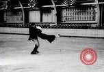 Standbild Eiskunstlauf United States USA, 1919, aus Sekunde 15 historischem Filmmaterial Videoclip 65675025412
