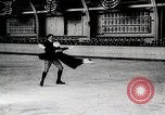 Standbild Eiskunstlauf United States USA, 1919, aus Sekunde 16 historischem Filmmaterial Videoclip 65675025412