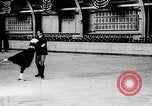 Standbild Eiskunstlauf United States USA, 1919, aus Sekunde 22 historischem Filmmaterial Videoclip 65675025412