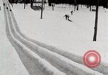 Standbild Luge Rennen United States USA, 1919, aus Sekunde 15 historischem Filmmaterial Videoclip 65675025414