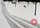 Standbild Luge Rennen United States USA, 1919, aus Sekunde 16 historischem Filmmaterial Videoclip 65675025414