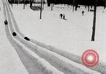 Standbild Luge Rennen United States USA, 1919, aus Sekunde 19 historischem Filmmaterial Videoclip 65675025414
