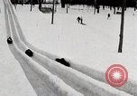 Standbild Luge Rennen United States USA, 1919, aus Sekunde 20 historischem Filmmaterial Videoclip 65675025414