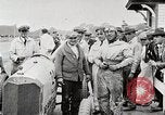 Standbild Dario Resta und Mercedes Rennwagen Nummer 24 Minnesota United States USA, 1915, aus Sekunde 5 historischem Filmmaterial Videoclip 65675025415