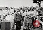Standbild Dario Resta und Mercedes Rennwagen Nummer 24 Minnesota United States USA, 1915, aus Sekunde 6 historischem Filmmaterial Videoclip 65675025415