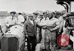Standbild Dario Resta und Mercedes Rennwagen Nummer 24 Minnesota United States USA, 1915, aus Sekunde 7 historischem Filmmaterial Videoclip 65675025415