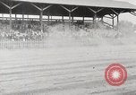 Standbild Dario Resta und Mercedes Rennwagen Nummer 24 Minnesota United States USA, 1915, aus Sekunde 19 historischem Filmmaterial Videoclip 65675025415