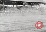 Standbild Dario Resta und Mercedes Rennwagen Nummer 24 Minnesota United States USA, 1915, aus Sekunde 20 historischem Filmmaterial Videoclip 65675025415