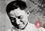 Standbild Will Rogers führt auf der Bühne United States USA, 1919, aus Sekunde 3 historischem Filmmaterial Videoclip 65675025421