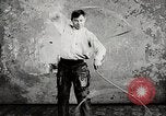 Standbild Will Rogers führt auf der Bühne United States USA, 1919, aus Sekunde 16 historischem Filmmaterial Videoclip 65675025421