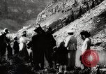 Standbild Stadt Menschen Klettern Western United States USA, 1919, aus Sekunde 3 historischem Filmmaterial Videoclip 65675025422