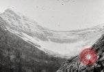 Standbild Stadt Menschen Klettern Western United States USA, 1919, aus Sekunde 13 historischem Filmmaterial Videoclip 65675025422