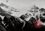 Standbild Stadt Menschen Klettern Western United States USA, 1919, aus Sekunde 48 historischem Filmmaterial Videoclip 65675025422