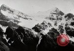 Standbild Stadt Menschen Klettern Western United States USA, 1919, aus Sekunde 49 historischem Filmmaterial Videoclip 65675025422