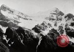 Standbild Stadt Menschen Klettern Western United States USA, 1919, aus Sekunde 50 historischem Filmmaterial Videoclip 65675025422