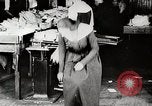 Image American women United States USA, 1919, de la seconde 16 séquences d'archives historiques vidéo 65675025425