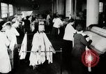 Image American women United States USA, 1919, de la seconde 4 séquences d'archives historiques vidéo 65675025426