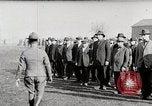 Standbild Ausbildung amerikanischer Soldaten Ersten Weltkrieg United States USA, 1917, aus Sekunde 3 historischem Filmmaterial Videoclip 65675025430