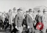 Standbild Ausbildung amerikanischer Soldaten Ersten Weltkrieg United States USA, 1917, aus Sekunde 15 historischem Filmmaterial Videoclip 65675025430