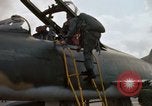 Immagine di 355Tactical Fighter Squadron L'unità PHU Cat Vietnam, 1968, secondo 51 filmato di repertorio 65675025453