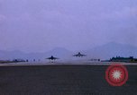 Immagine di F-100D Super Sabre L'unità PHU Cat Vietnam, 1968, secondo 57 filmato di repertorio 65675025454