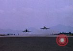 Immagine di F-100D Super Sabre L'unità PHU Cat Vietnam, 1968, secondo 60 filmato di repertorio 65675025454