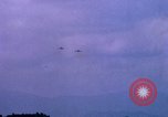 Immagine di Air Force F-100D Super Sabre L'unità PHU Cat Vietnam, 1968, secondo 38 filmato di repertorio 65675025455