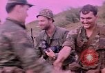 Standbild vier US-Polizisten Sicherheit Phu Cat Vietnam, 1968, aus Sekunde 5 historischem Filmmaterial Videoclip 65675025465