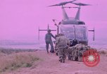 Standbild vier US-Polizisten Sicherheit Phu Cat Vietnam, 1968, aus Sekunde 16 historischem Filmmaterial Videoclip 65675025465