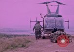 Standbild vier US-Polizisten Sicherheit Phu Cat Vietnam, 1968, aus Sekunde 19 historischem Filmmaterial Videoclip 65675025465