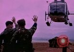 Standbild vier US-Polizisten Sicherheit Phu Cat Vietnam, 1968, aus Sekunde 25 historischem Filmmaterial Videoclip 65675025465
