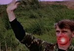 Standbild vier US-Polizisten Sicherheit Phu Cat Vietnam, 1968, aus Sekunde 31 historischem Filmmaterial Videoclip 65675025465