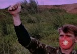Standbild vier US-Polizisten Sicherheit Phu Cat Vietnam, 1968, aus Sekunde 32 historischem Filmmaterial Videoclip 65675025465