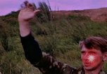 Standbild vier US-Polizisten Sicherheit Phu Cat Vietnam, 1968, aus Sekunde 33 historischem Filmmaterial Videoclip 65675025465