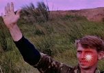 Standbild vier US-Polizisten Sicherheit Phu Cat Vietnam, 1968, aus Sekunde 36 historischem Filmmaterial Videoclip 65675025465