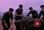 Standbild vier US-Polizisten Sicherheit Phu Cat Vietnam, 1968, aus Sekunde 39 historischem Filmmaterial Videoclip 65675025465