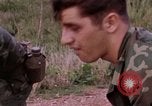 Standbild vier US-Polizisten Sicherheit Phu Cat Vietnam, 1968, aus Sekunde 49 historischem Filmmaterial Videoclip 65675025465