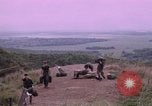 Standbild vier US-Polizisten Sicherheit Phu Cat Vietnam, 1968, aus Sekunde 58 historischem Filmmaterial Videoclip 65675025465