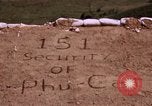 Image serveurs la Croix-Rouge le dîner de Noël Phu Cat Vietnam, 1968, de la seconde 4 séquences d'archives historiques vidéo 65675025466