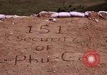 Image serveurs la Croix-Rouge le dîner de Noël Phu Cat Vietnam, 1968, de la seconde 5 séquences d'archives historiques vidéo 65675025466