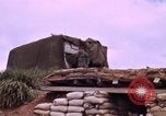 Image serveurs la Croix-Rouge le dîner de Noël Phu Cat Vietnam, 1968, de la seconde 12 séquences d'archives historiques vidéo 65675025466