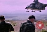 Image Croix-Rouge filles Phu Cat Vietnam, 1968, de la seconde 18 séquences d'archives historiques vidéo 65675025467